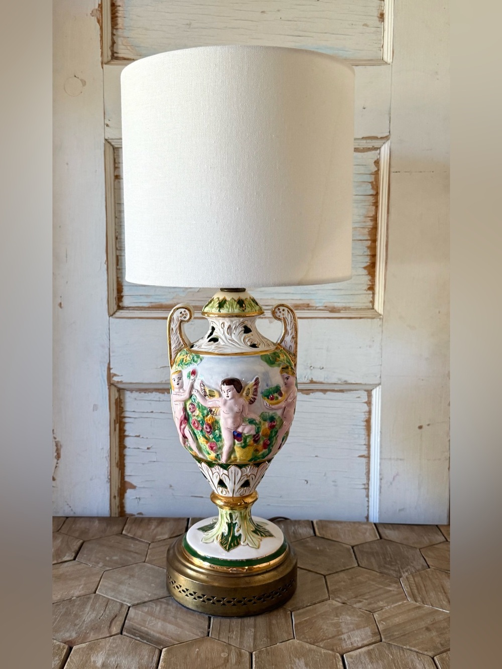 Vintage Italian Capodimonte Porcelain āCherubs in the Gardenā Urn Table Lamp